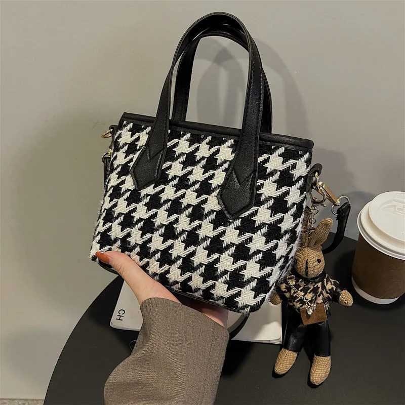 Women's Popular Niche Design Fashionable Portable Shoulder Bags